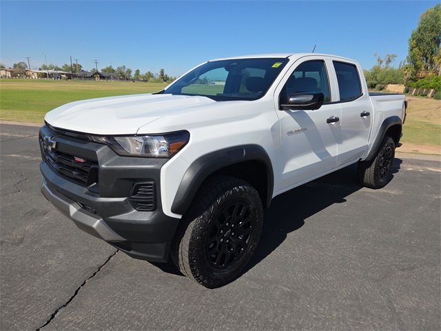 2024 Chevrolet Colorado Trail Boss photo 3