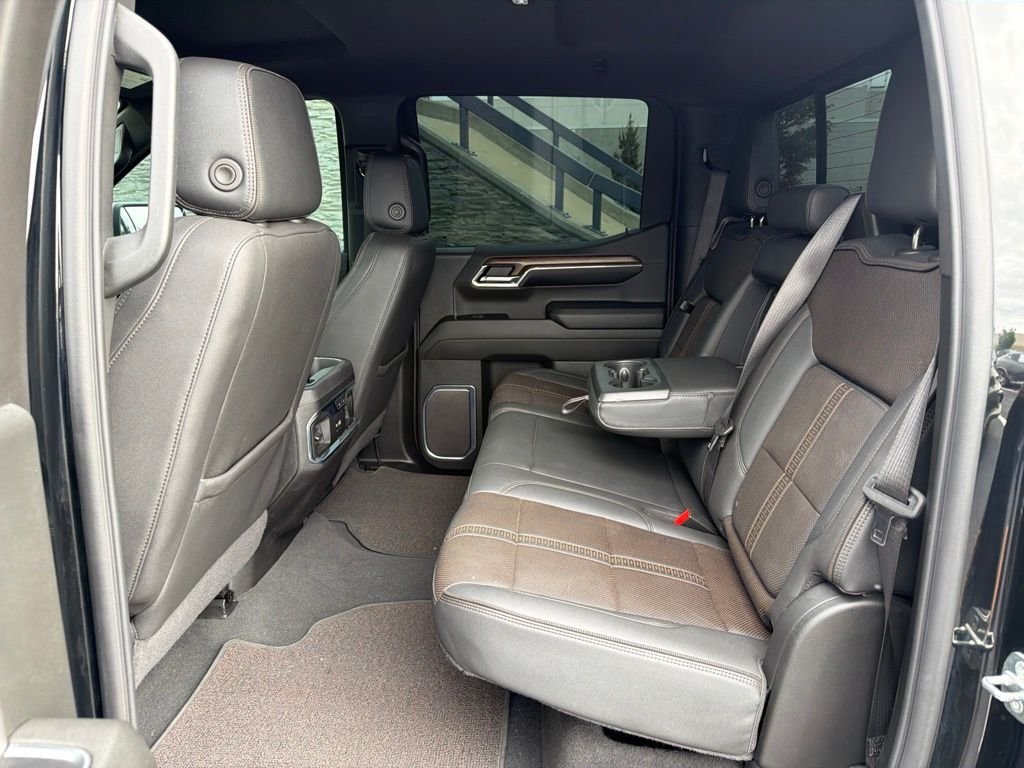 Used 2024 Black Chevrolet High Country image 13