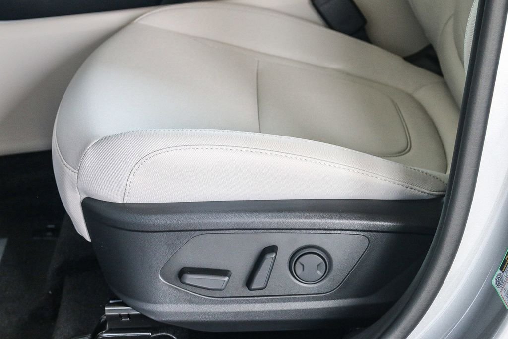 New 2026 Silver Hyundai SEL image 21