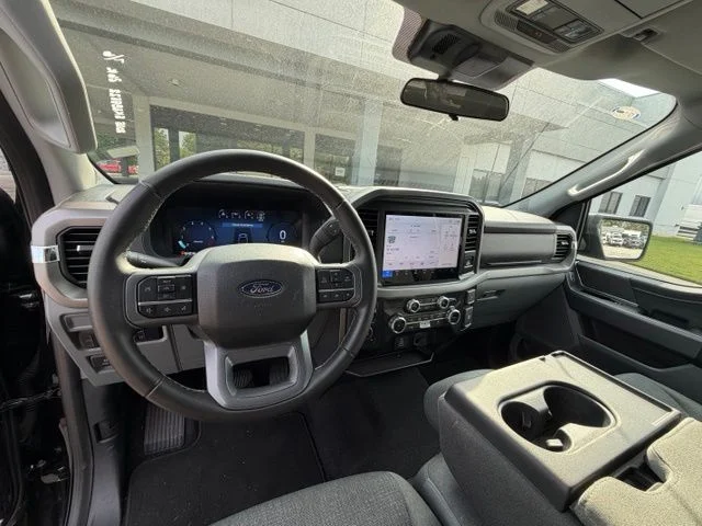 Used 2025 Black Ford XLT image 10