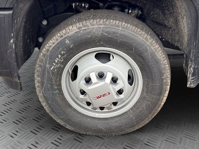 2026 GMC Sierra 3500 Chassis Cab Pro - Photo 29