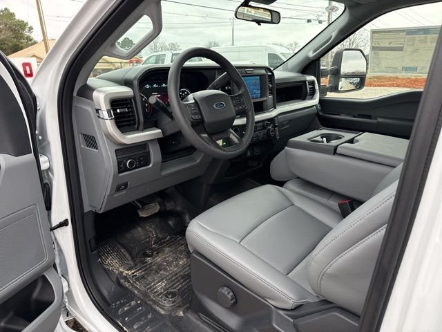New 2026 Oxford White Ford XL image 13