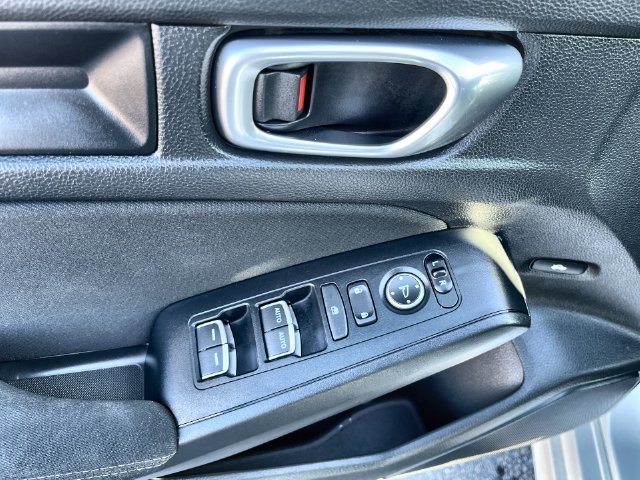 Used 2023  Honda Sport image 18