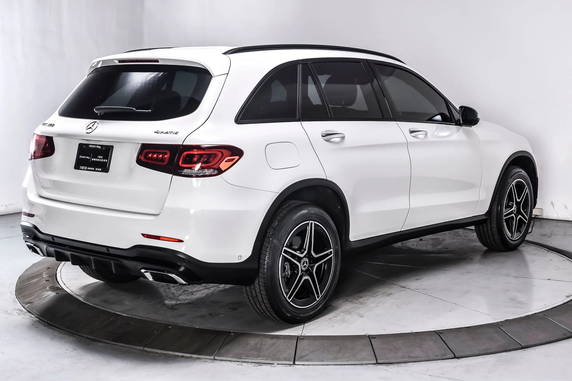Used 2022 Polar White Mercedes-Benz GLC 300 image 6