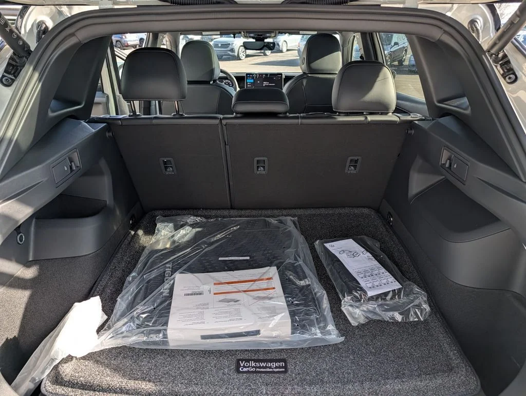 New 2026 Silver Volkswagen 2.0T SE R-Line Black image 15