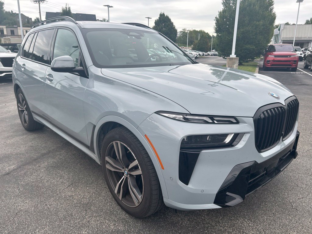 Used 2025 Brooklyn Gray Metallic BMW xDrive40i image 4