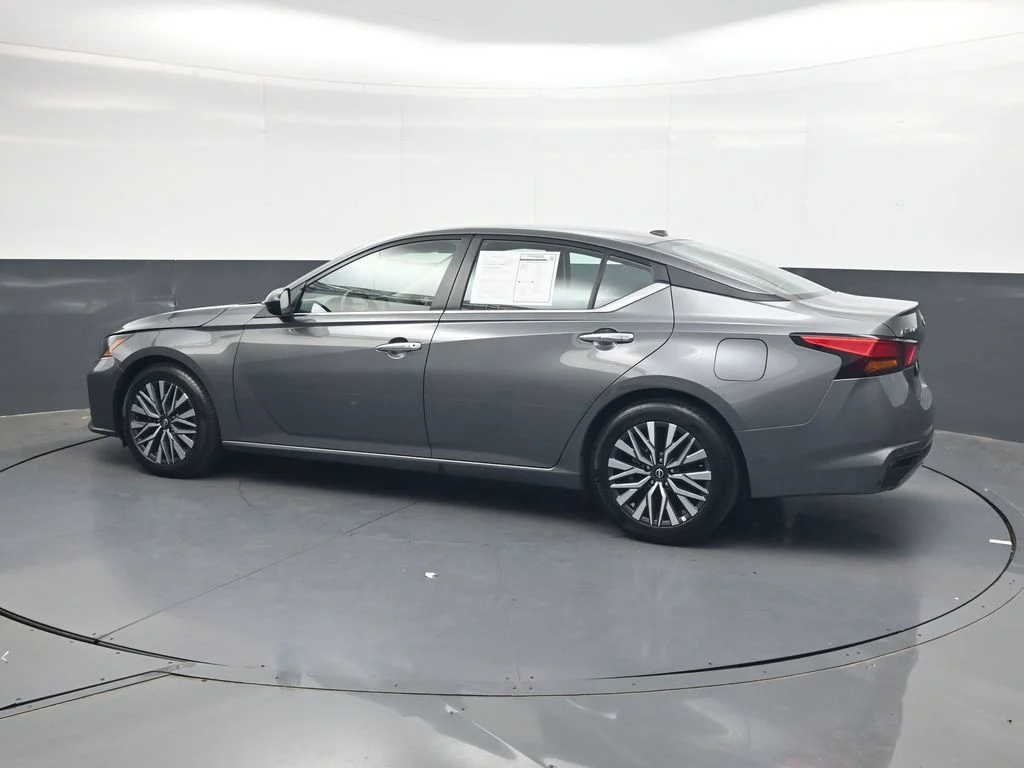 Used 2025 Gray Nissan 2.5 SV image 8