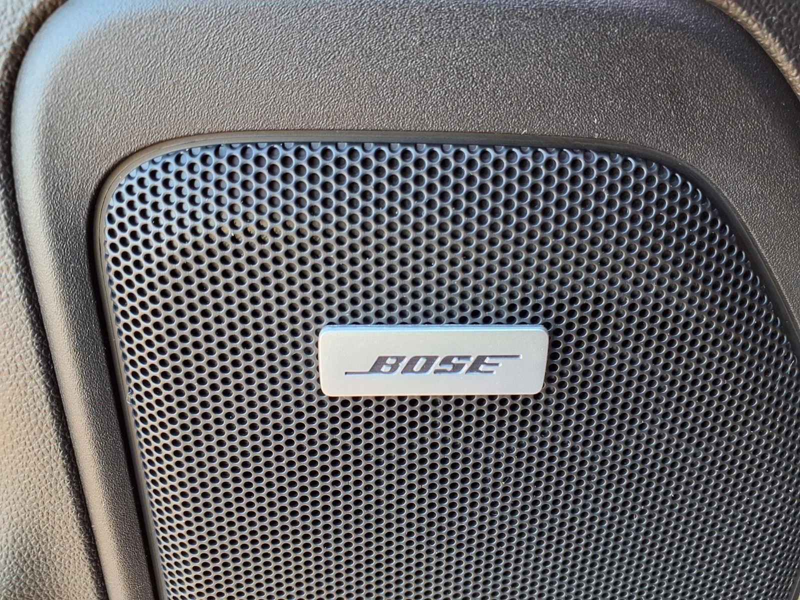 Used 2021 Pacific Blue Metallic GMC Elevation image 19
