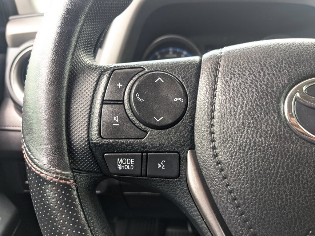 Used 2018  Toyota LE image 20