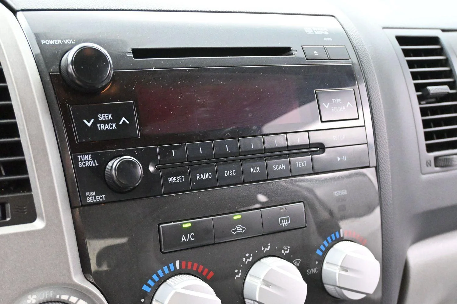 Used 2013 Super White Toyota Grade image 22