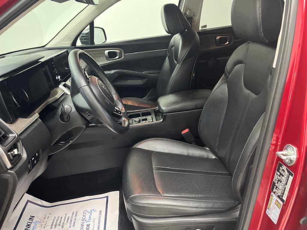 Used 2023 Red Kia EX image 12