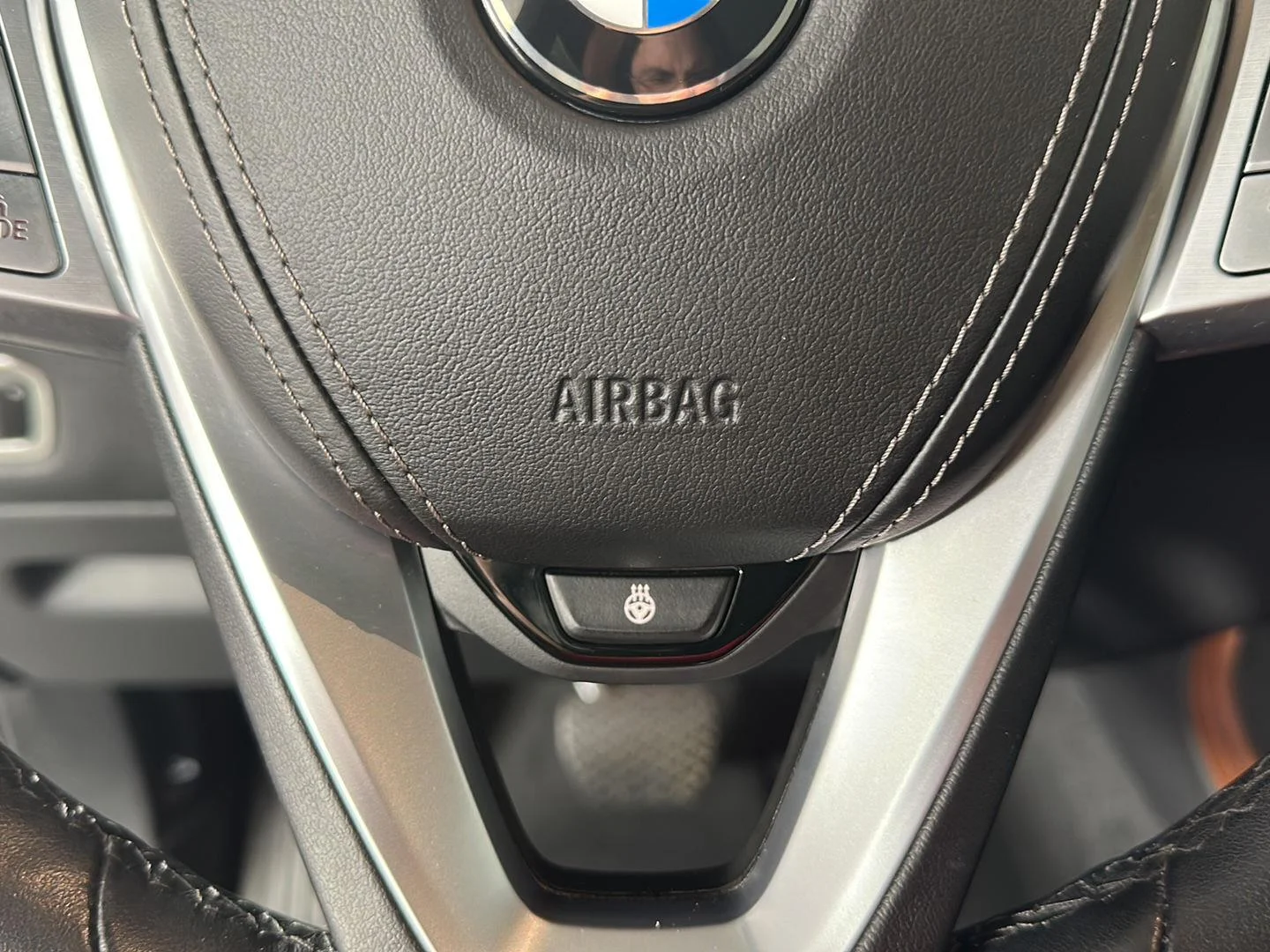 Used 2022 Dravit Grey Metallic BMW xDrive40i image 12