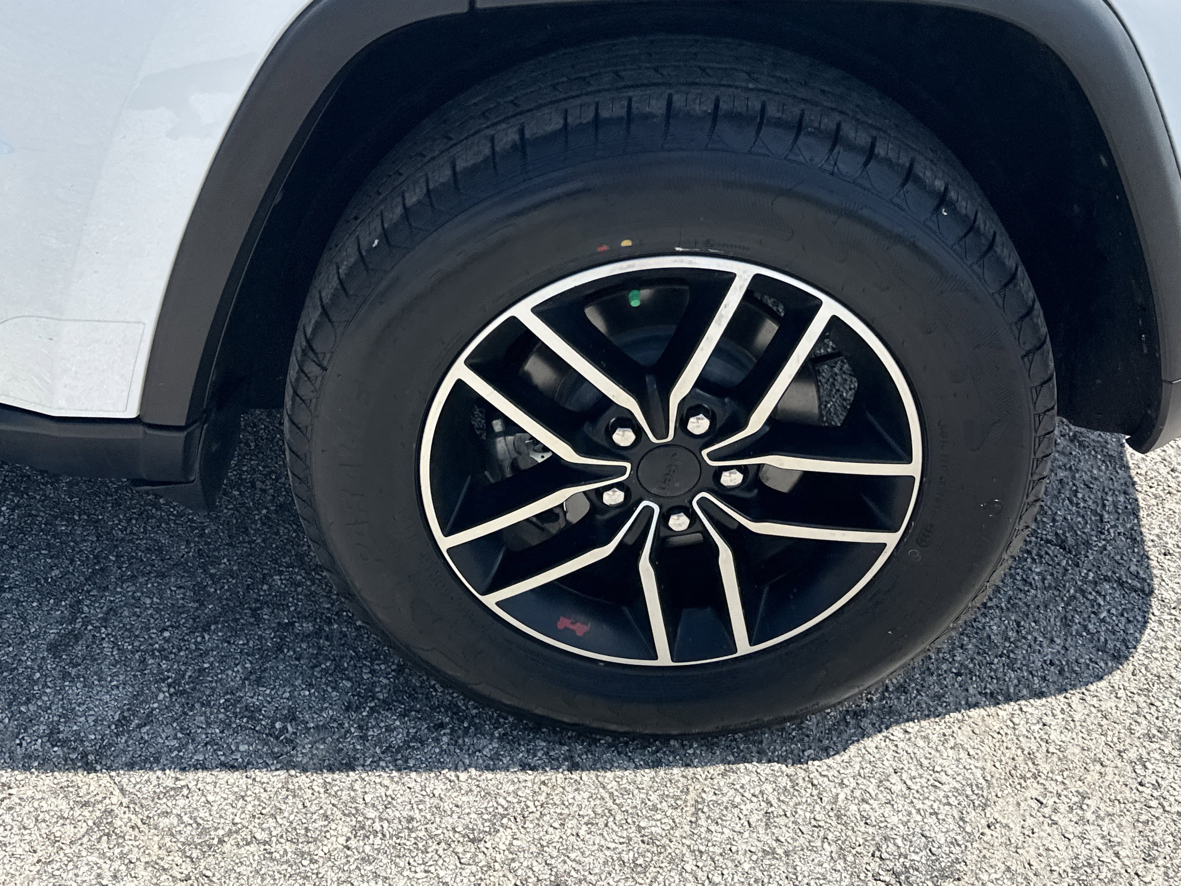 Used 2020 Bright White Clearcoat Jeep Trailhawk image 20