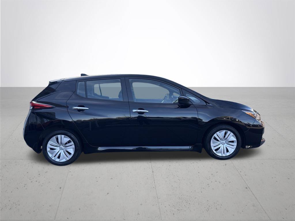 Used 2023 Super Black Nissan S image 6