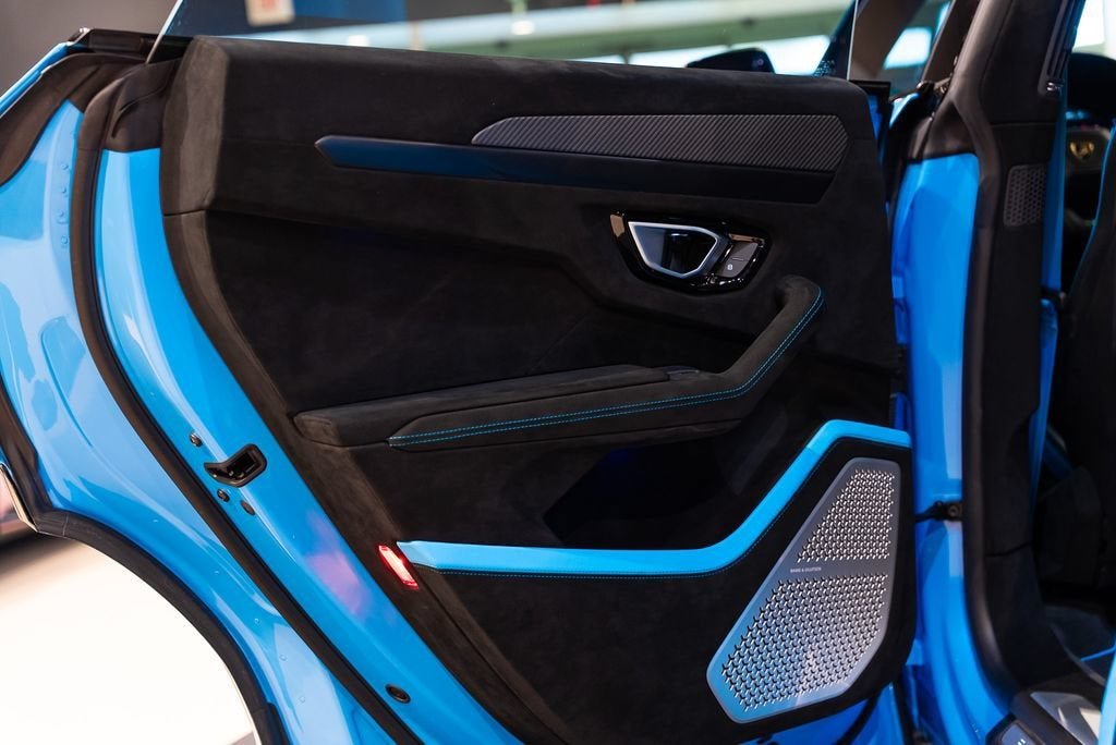 Used 2024 Blu Cepheus Metallic Lamborghini Performante image 31