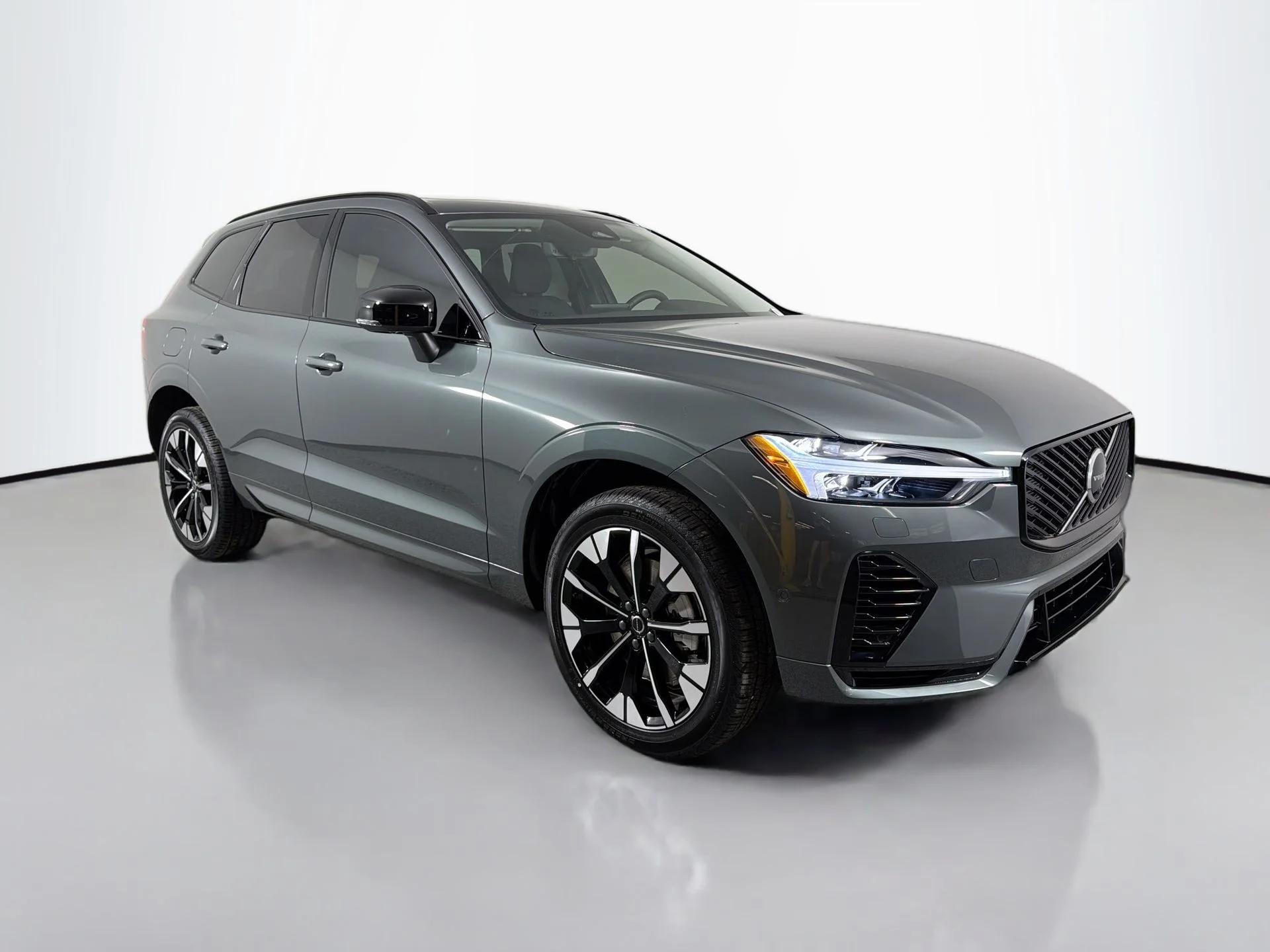 New 2026  Volvo T8 Plus image 3