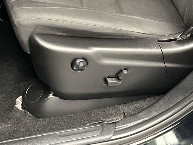 Used 2022 DB Black Clearcoat Dodge SXT image 9