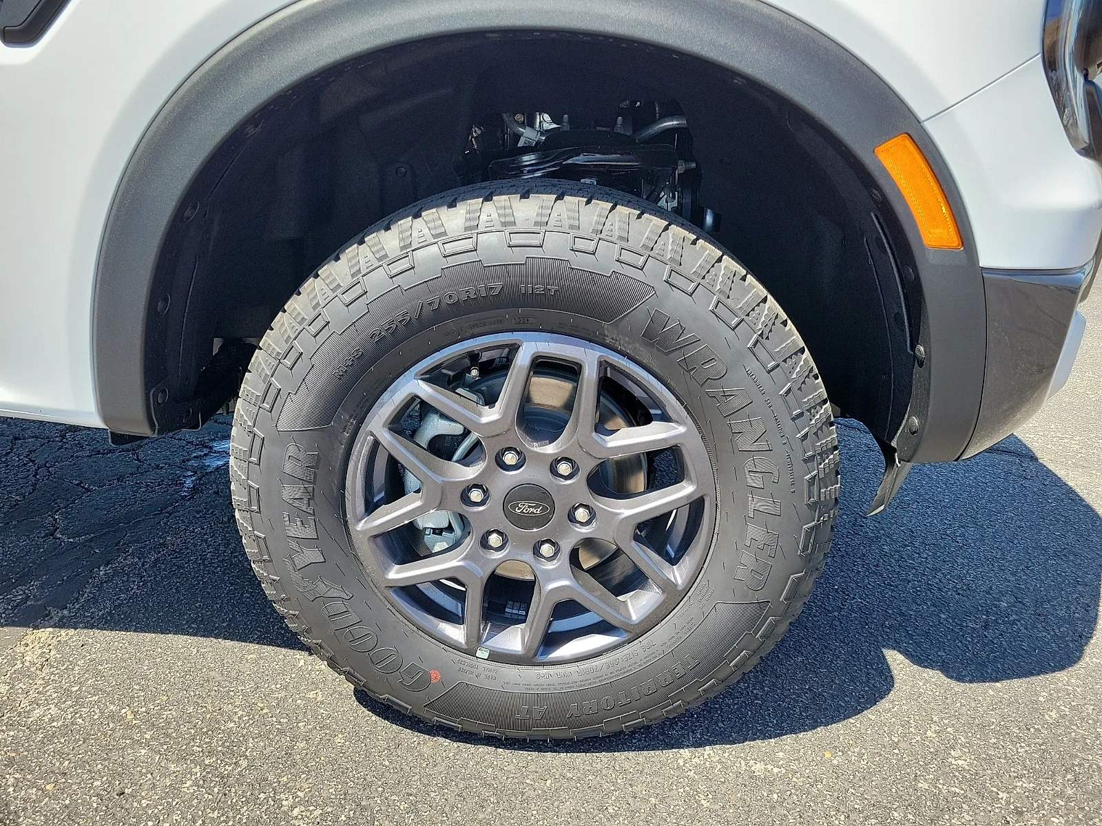 New 2026 Oxford White Ford XLT image 7
