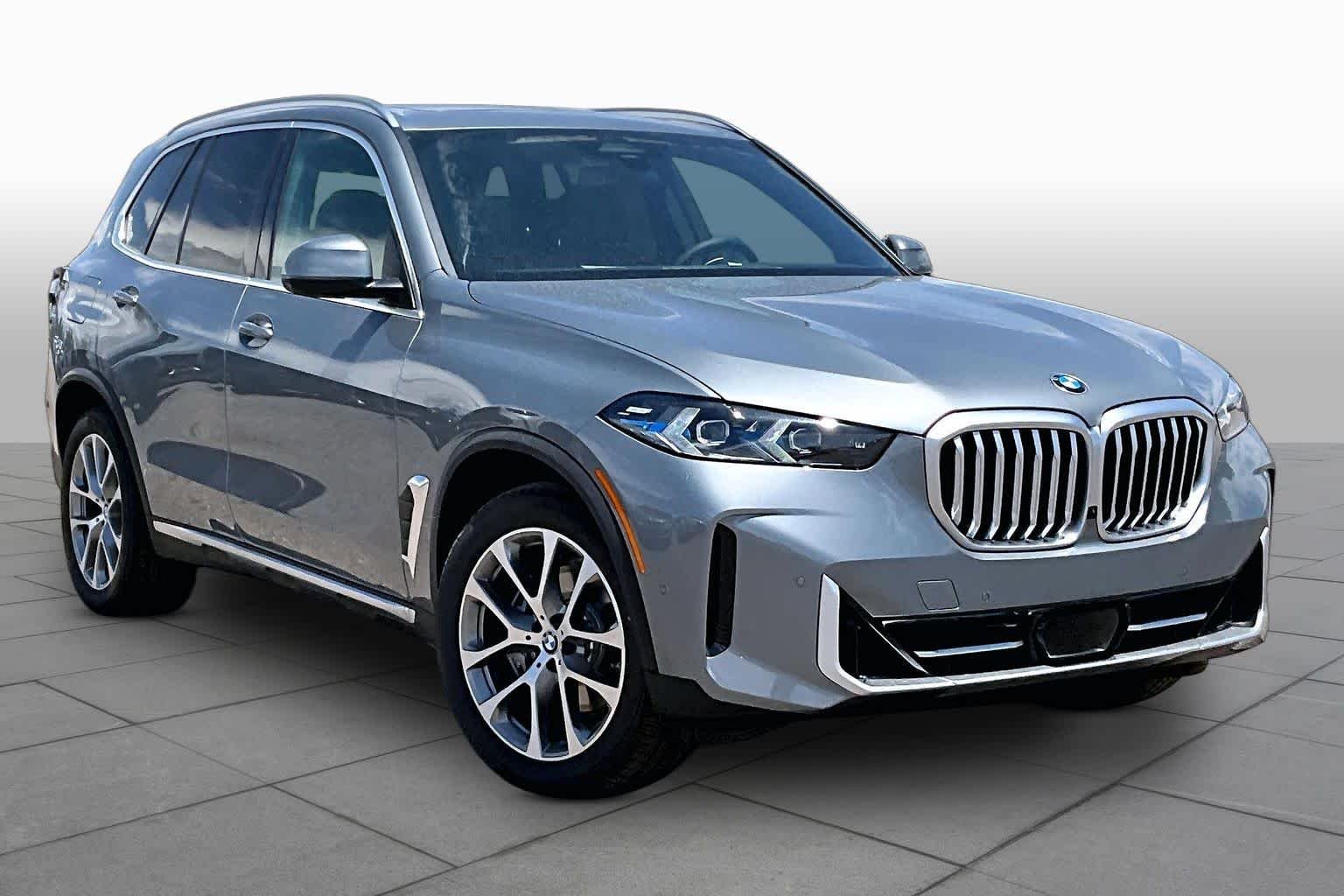 New 2026 Skyscraper Grey Metallic BMW xDrive40i image 2
