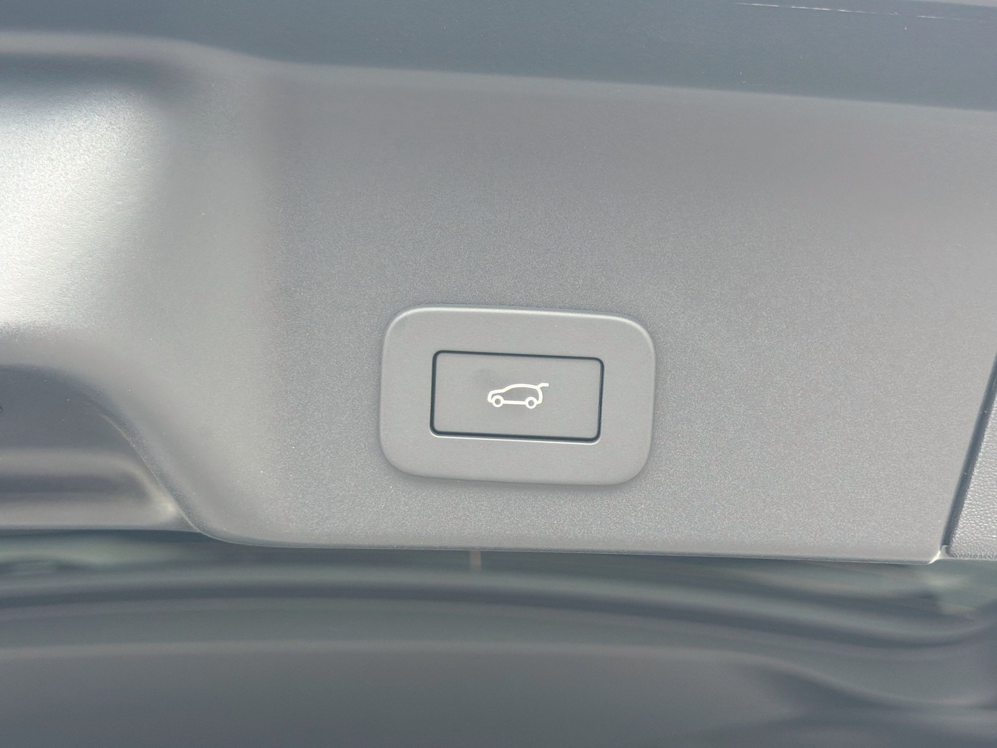 New 2026 Ostuni Pearl White Land Rover Hoxton Edition image 13