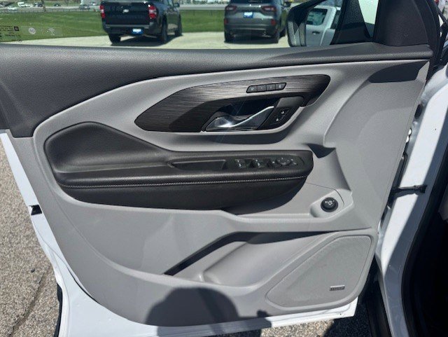 Used 2024 White Frost Tri-Coat GMC SLT image 9