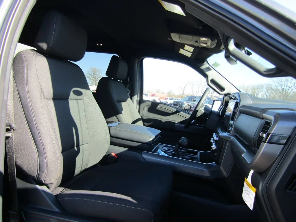 New 2026 Carbonized Gray Metallic Ford XLT image 16