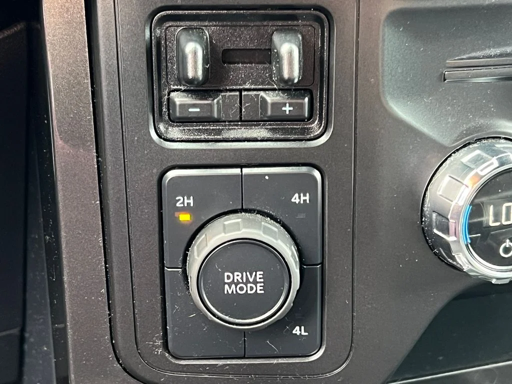 Used 2021 Silver Ford XLT image 26