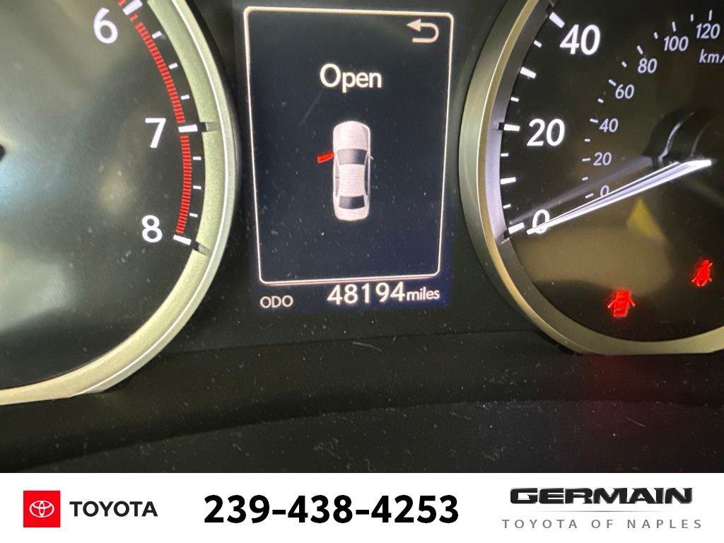 Used 2016 White Lexus 200t image 18