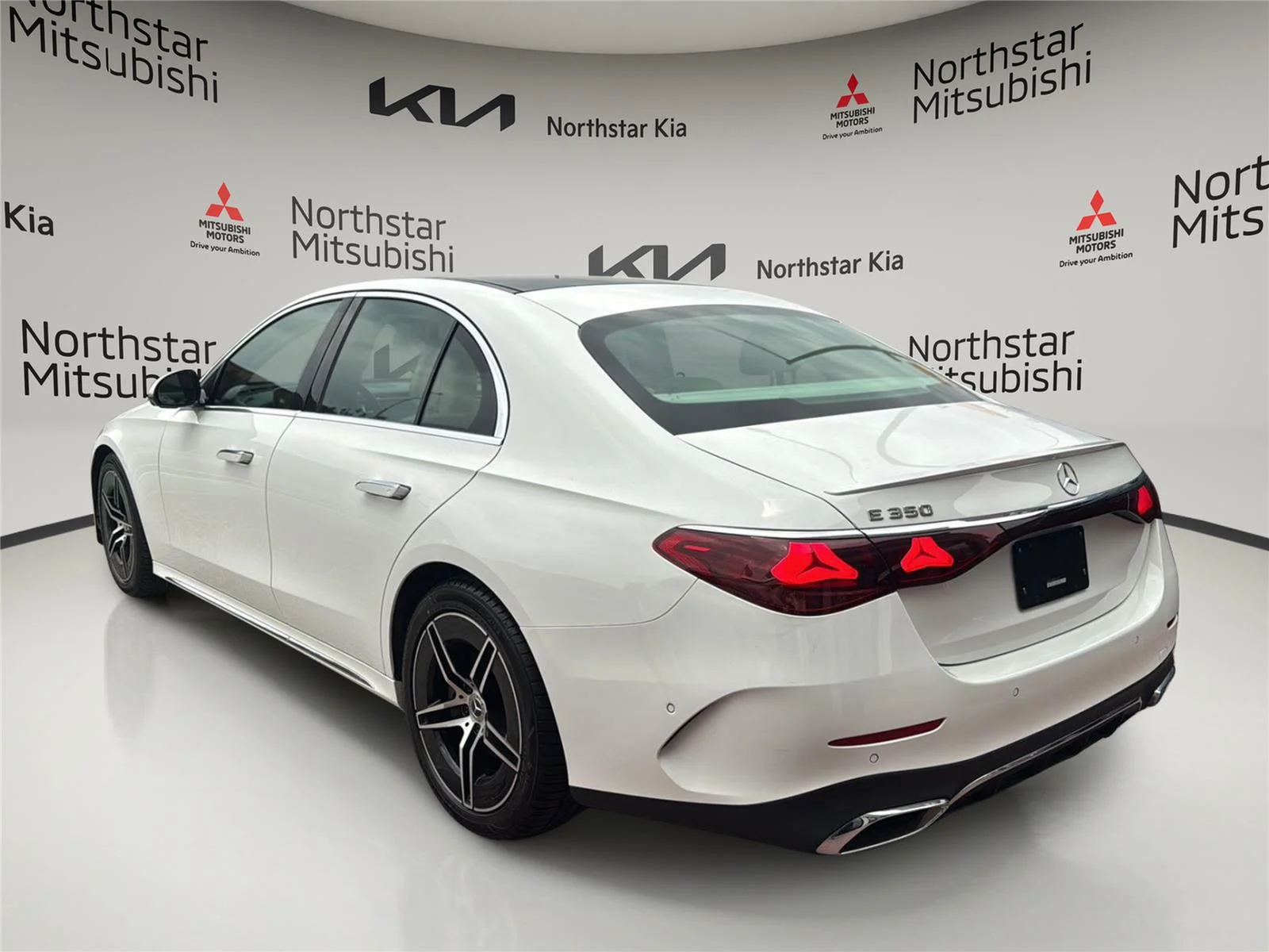 Used 2025  Mercedes-Benz E 350 image 4