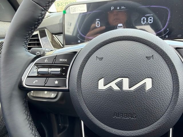 New 2026 Clear White / Black Roof Kia S image 22