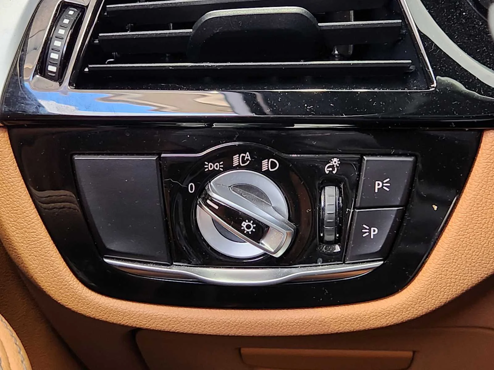 Used 2023 Dark Graphite Metallic BMW 530i image 17