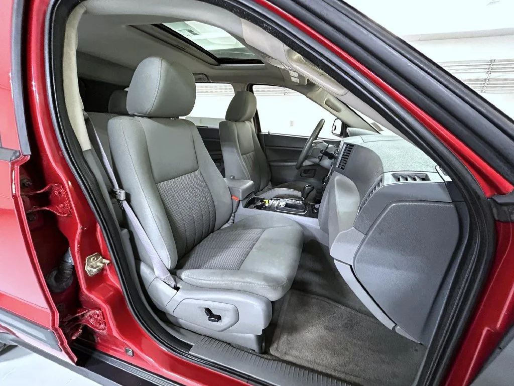 Certified Used 2006 Red Jeep Laredo image 15