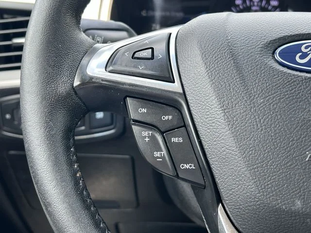 Used 2019 Gray Ford SEL image 16