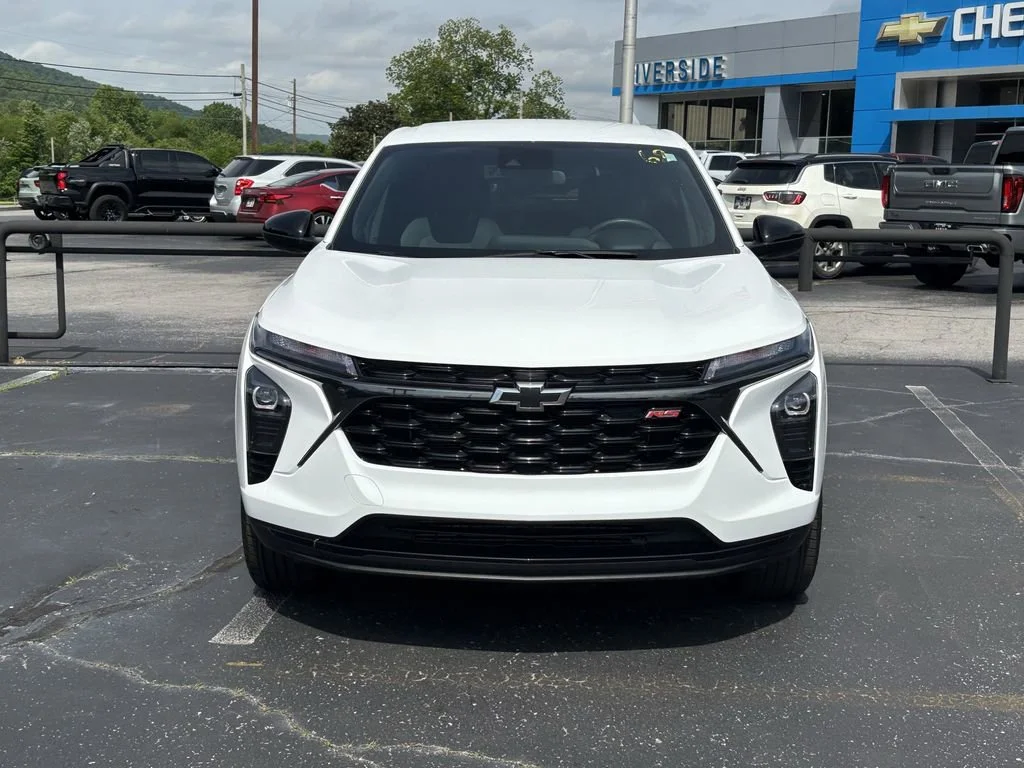 Used 2024 Summit White Chevrolet 1RS image 6