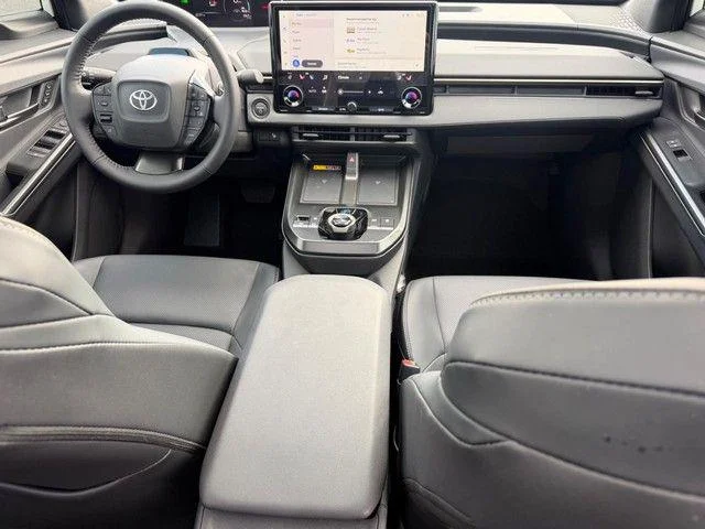 Certified Used 2026 WIND CHILL PEARL Toyota  image 10