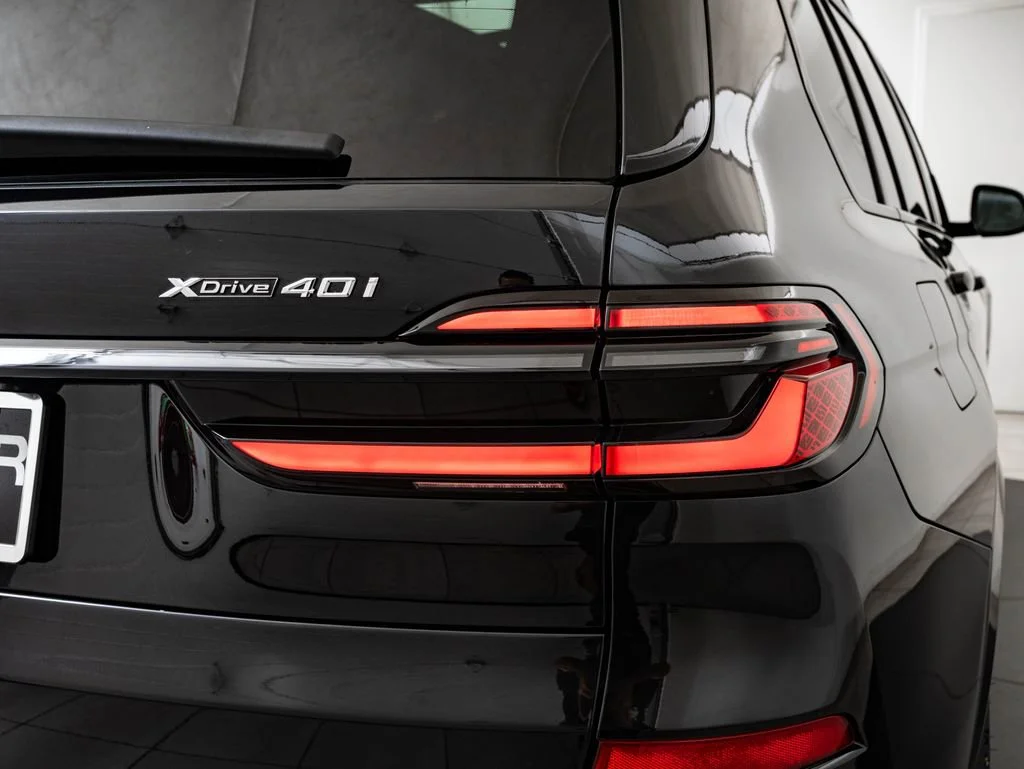 New 2027 Black Sapphire Metallic BMW xDrive40i image 9