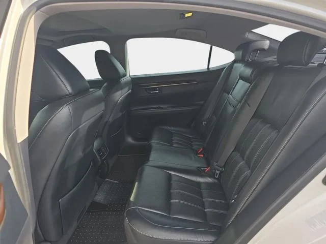 Used 2016 White Lexus 350 image 14