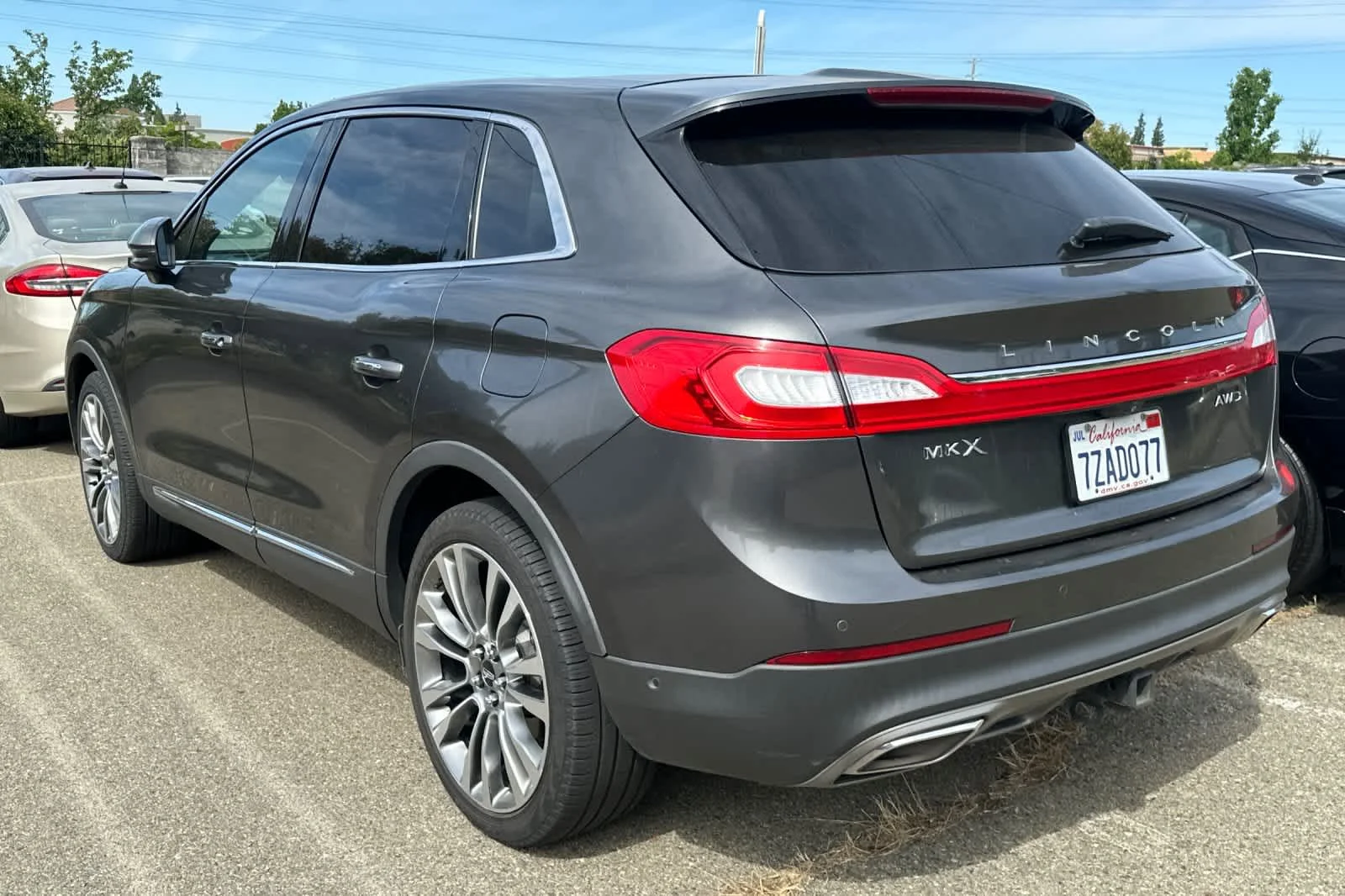 Used 2017 Magnetic Gray Metallic Lincoln Reserve image 4