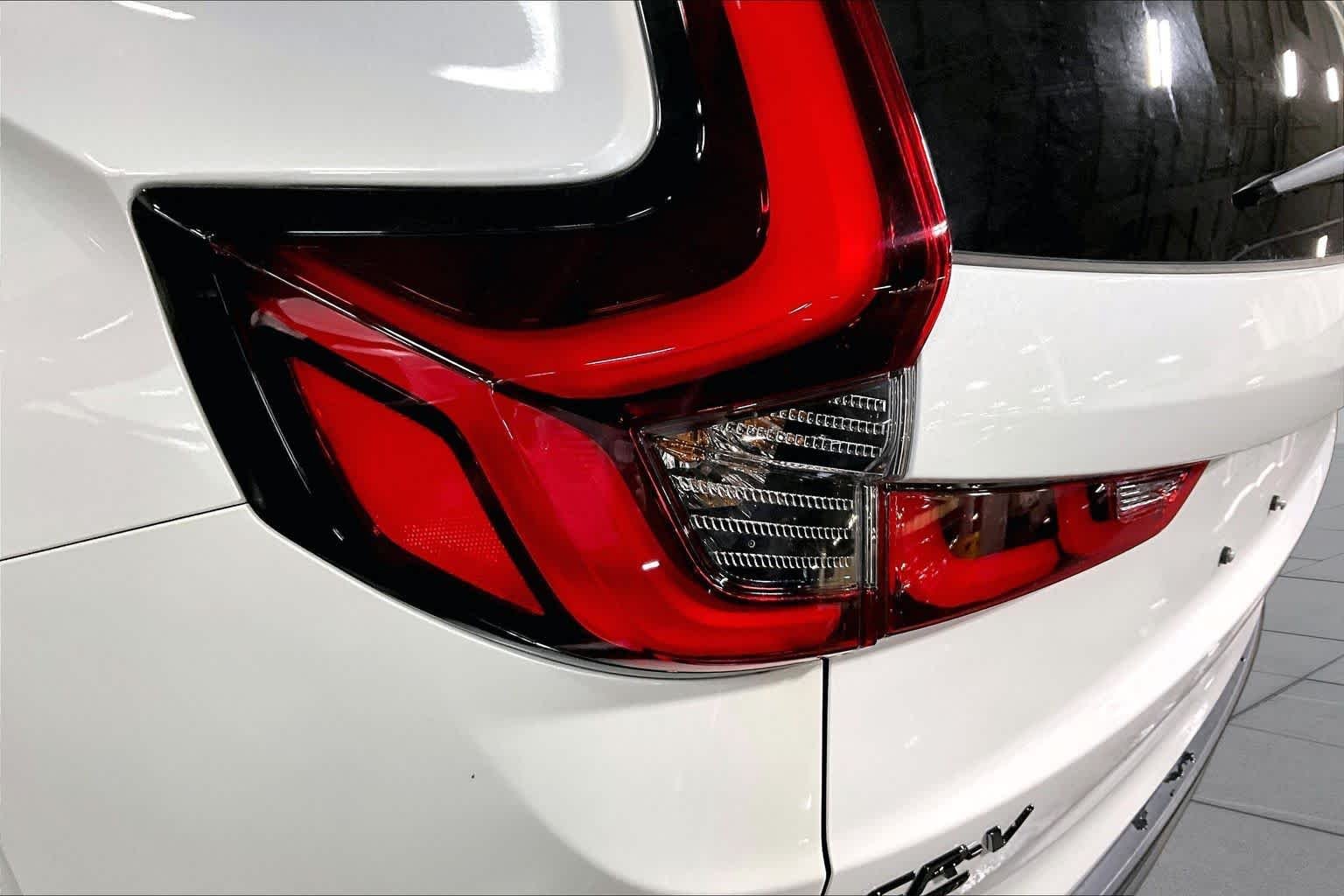 Used 2026 Platinum White Pearl Honda Sport Touring image 29