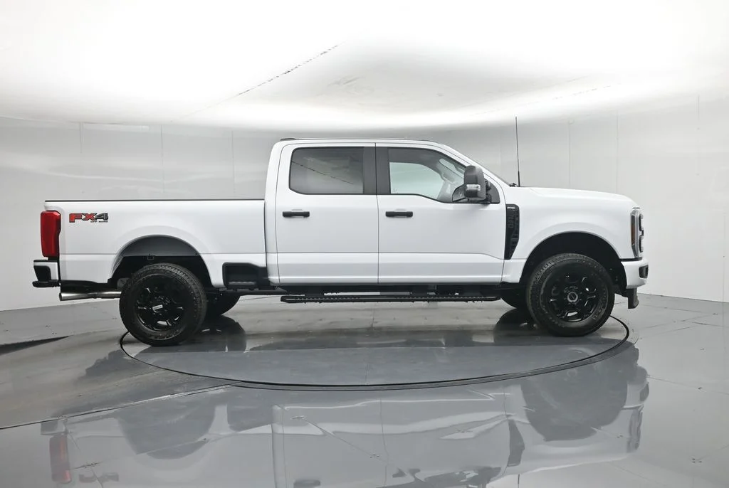 New 2026 Oxford White Ford XL image 23