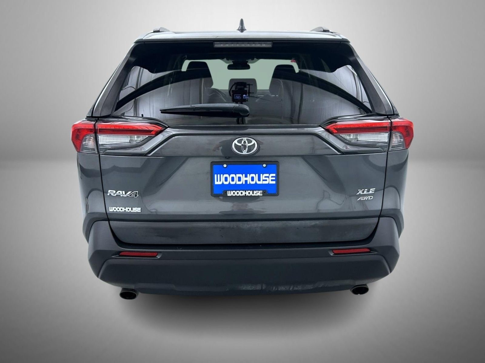 Used 2020 Gray Toyota XLE Premium image 6
