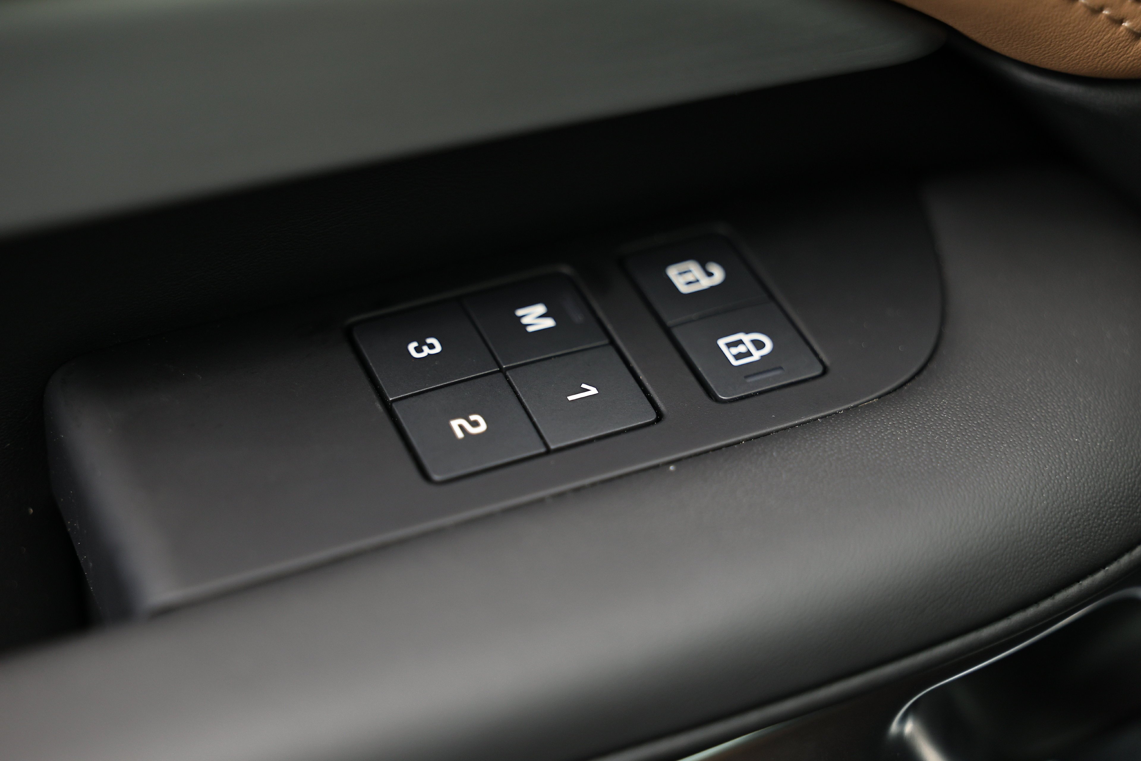 2026 Land Rover Discovery Tempest Edition - Photo 28