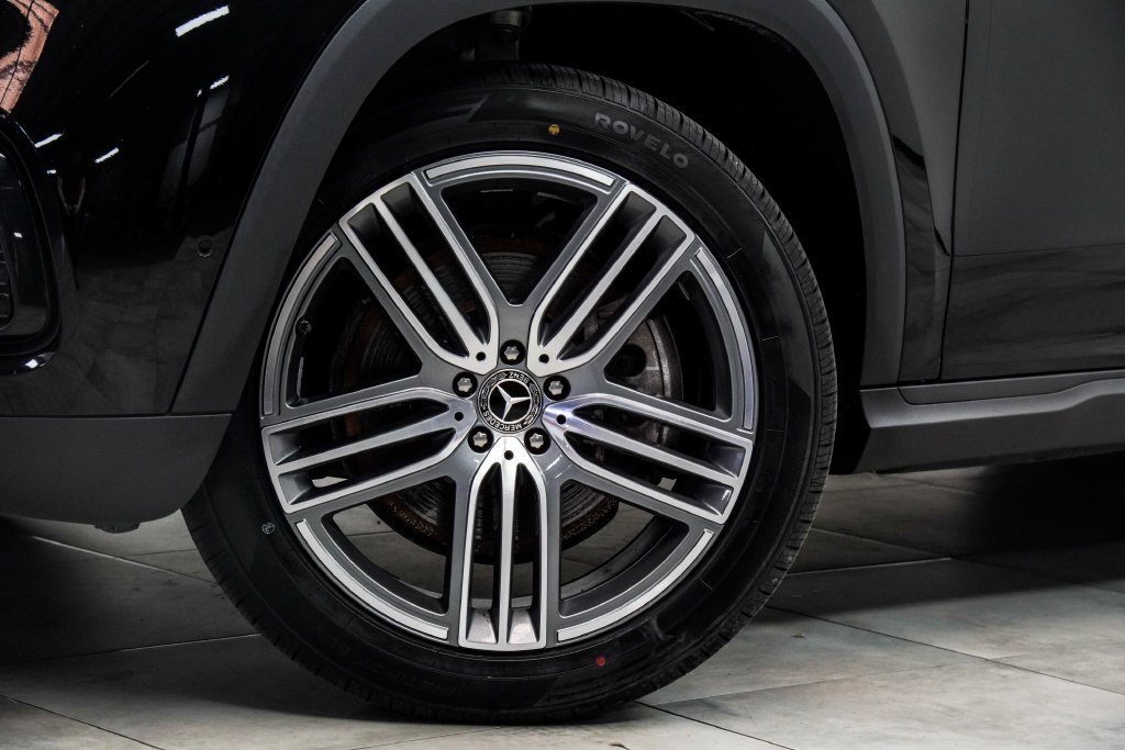 Used 2023 Black Mercedes-Benz GLB 250 image 4