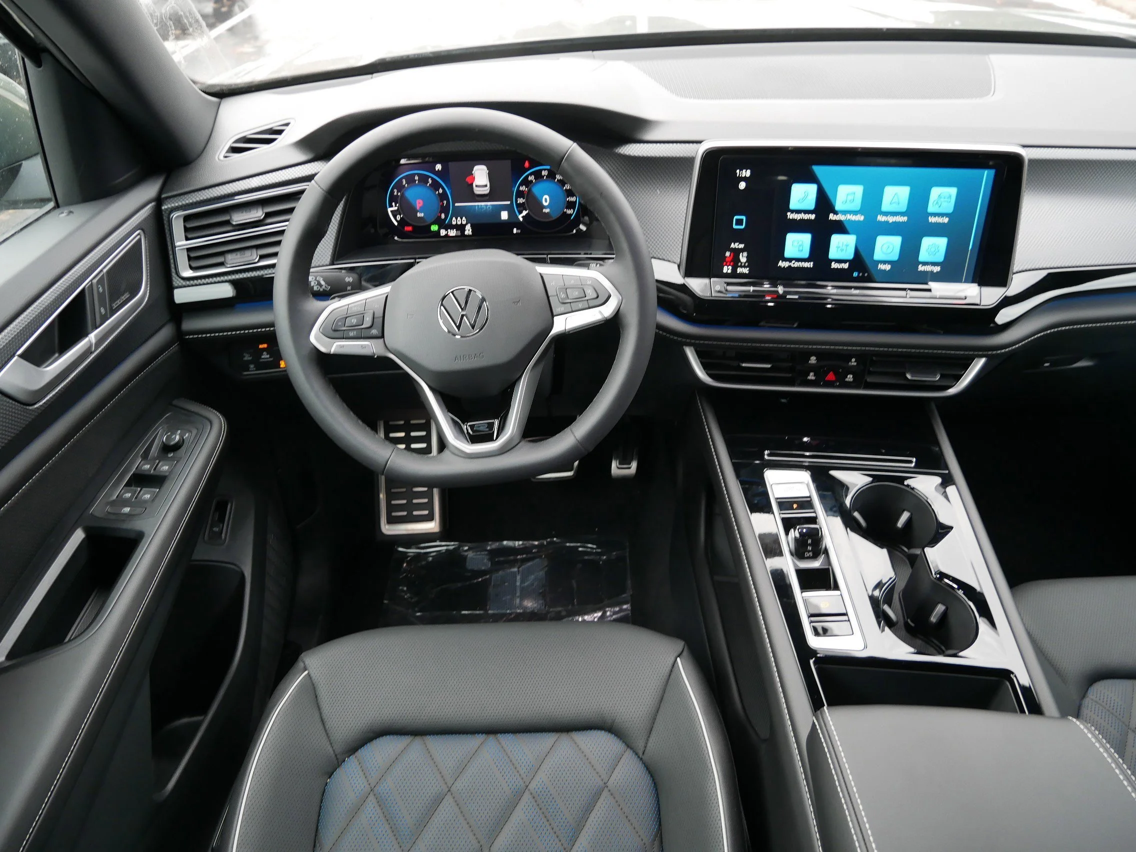 New 2026 Silver Mist Metallic Volkswagen 2.0T SEL Premium R-Line image 9