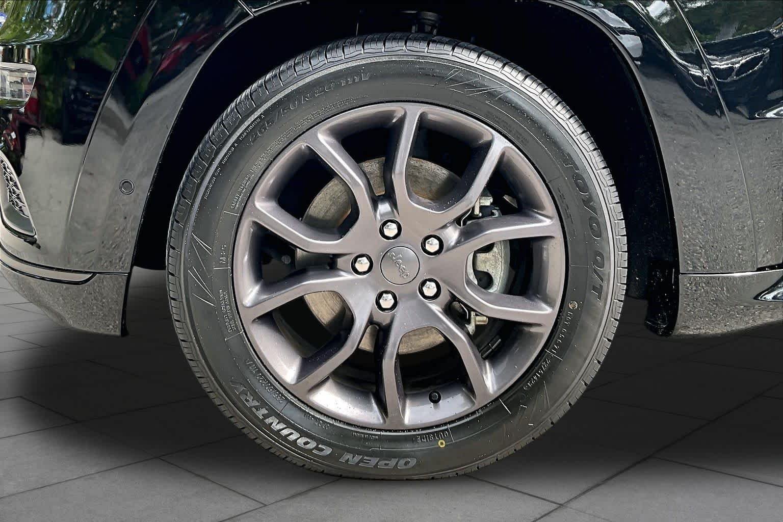 Used 2021 Diamond Black Crystal Pearlcoat Jeep High Altitude image 11