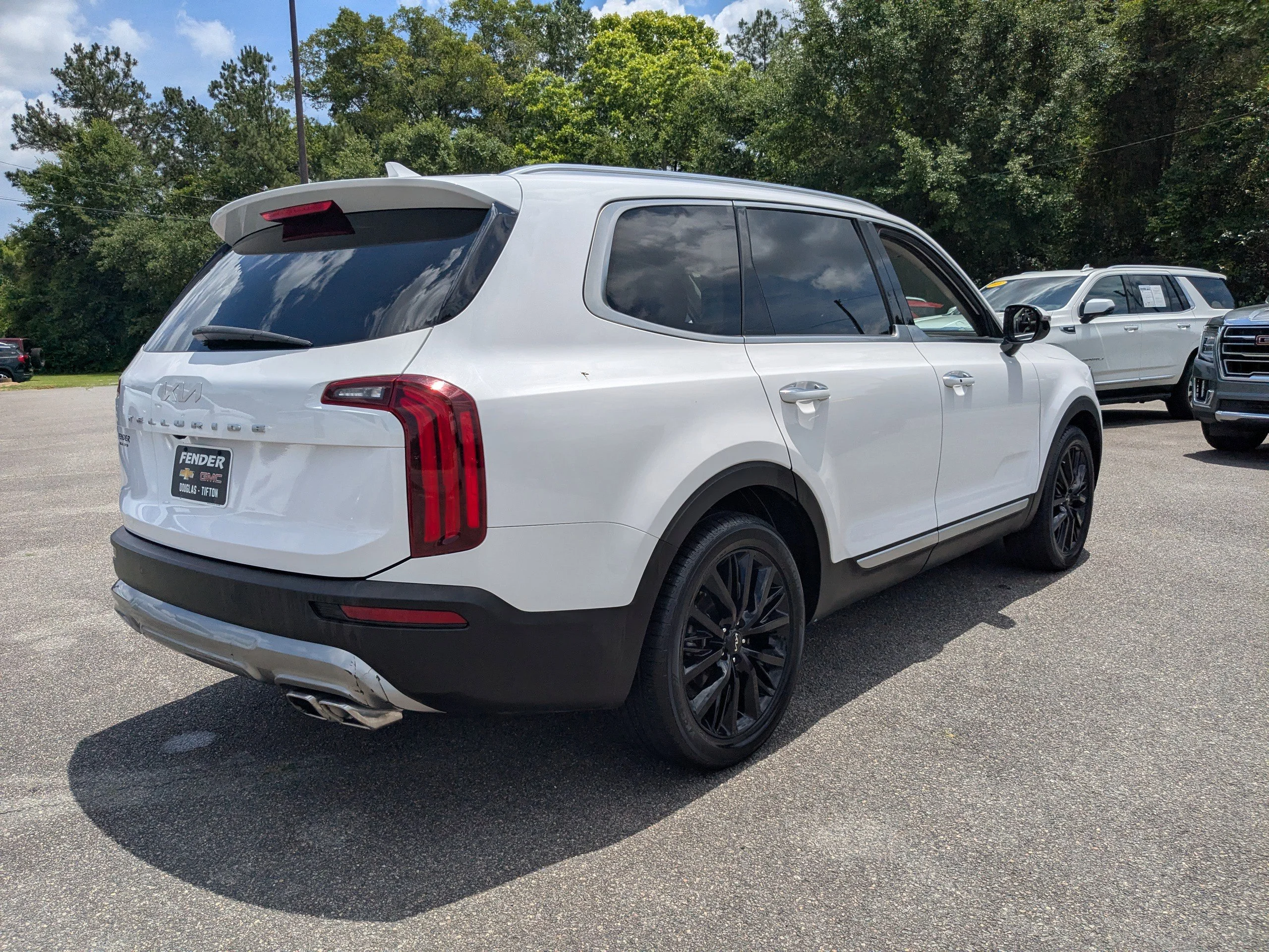 Used 2022 White Kia SX image 4