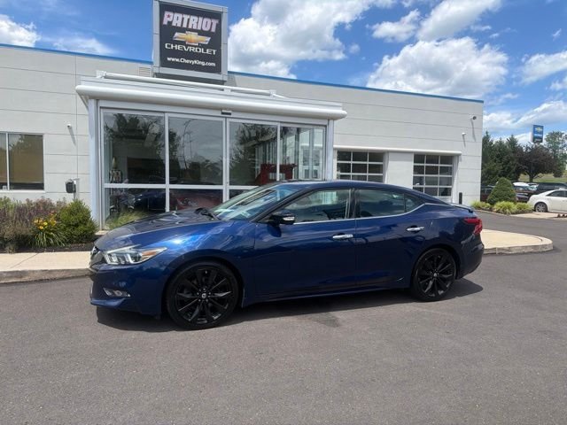 Used 2016 Blue Nissan SR image 2