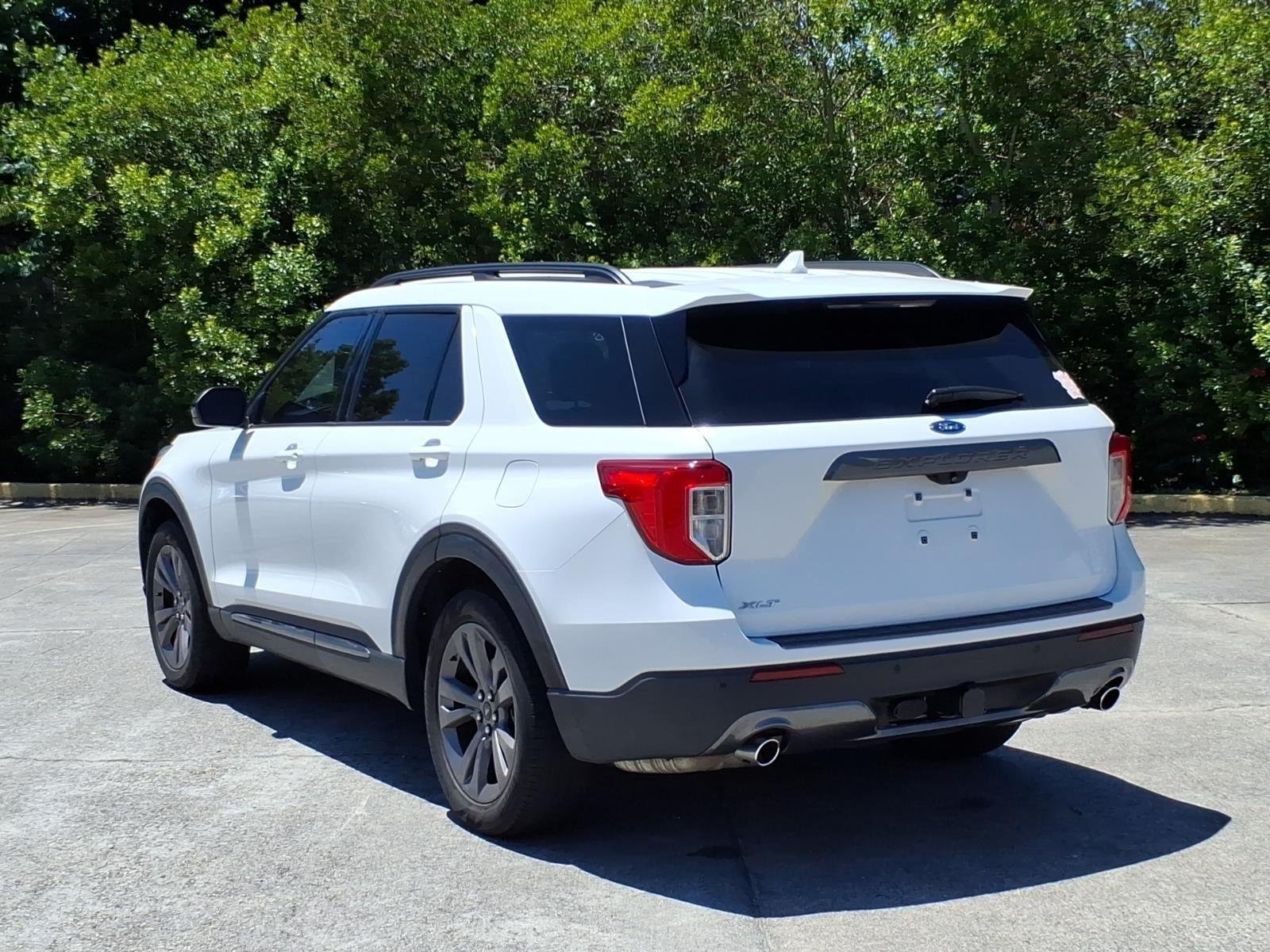 Used 2022 Star White Metallic Tri-Coat Ford XLT image 9