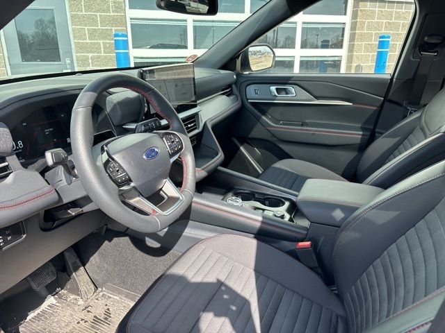 2026 Ford Explorer ST-Line - Photo 16