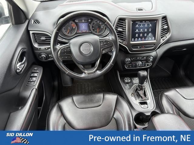 Used 2019 Bright White Clearcoat Jeep Trailhawk image 9
